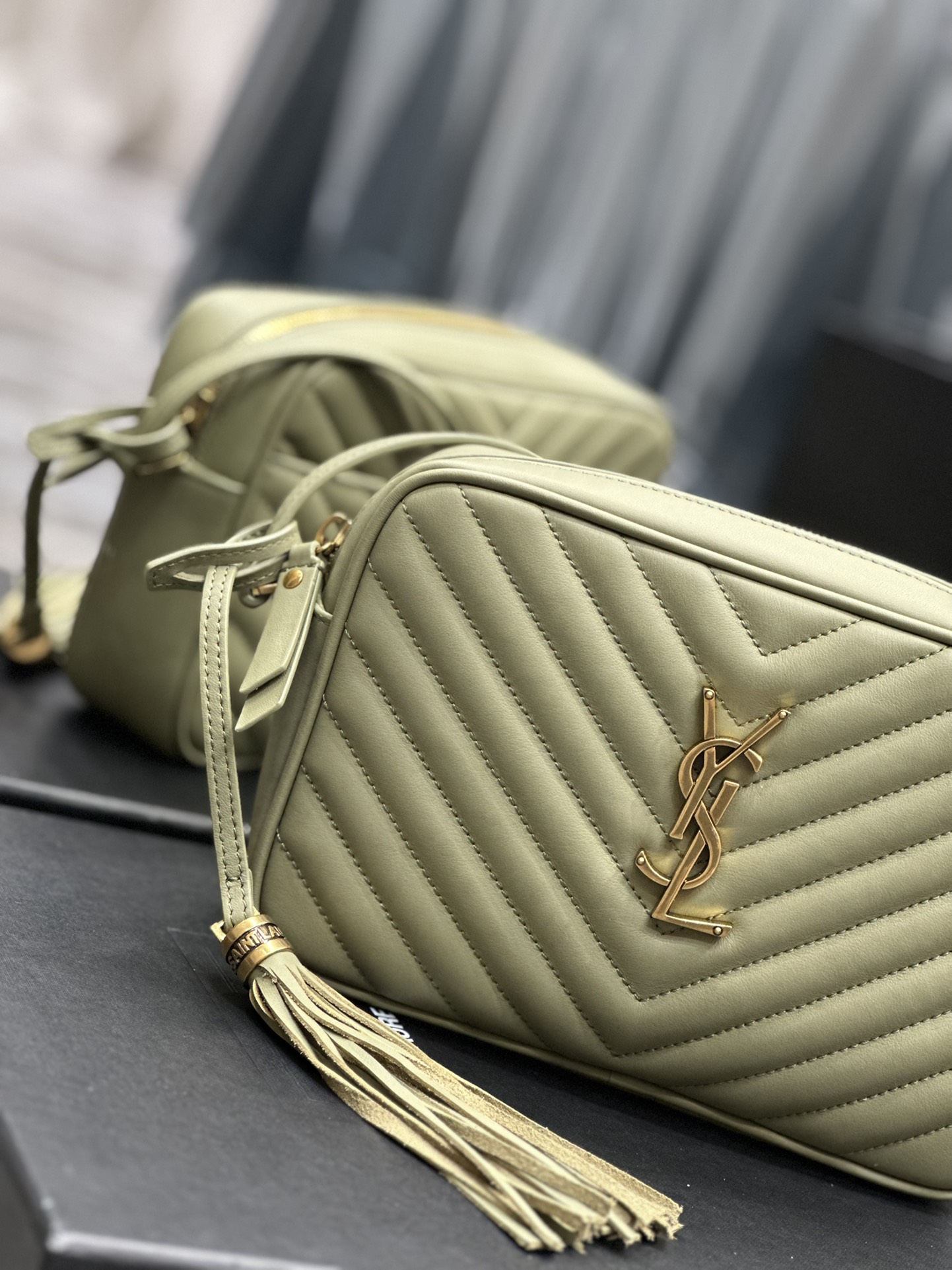 Handbags SAINT LAURENT 520534 size 23x16x6 cm - vstockx