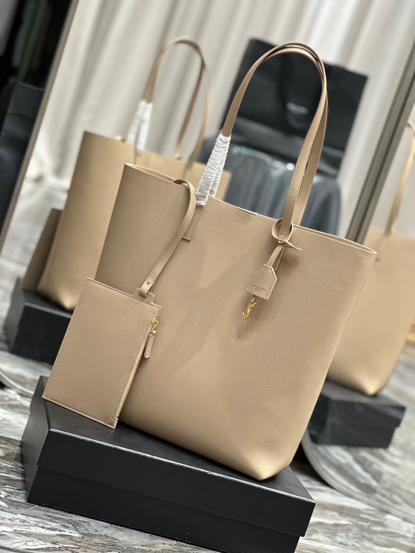 Handbags SAINT LAURENT 600306 size 32.5  35  10.5 cm - vstockx