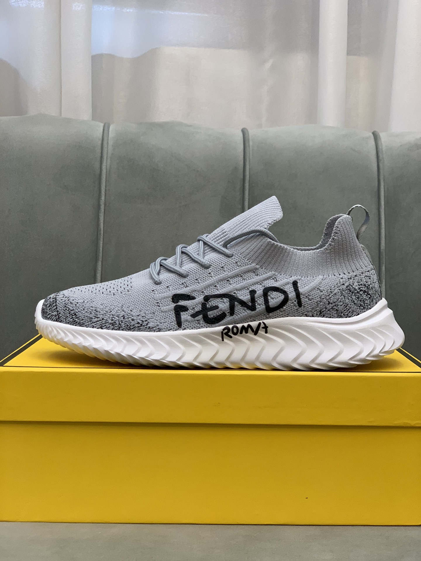 Fendi Low Top Sneakers 1 - vstockx