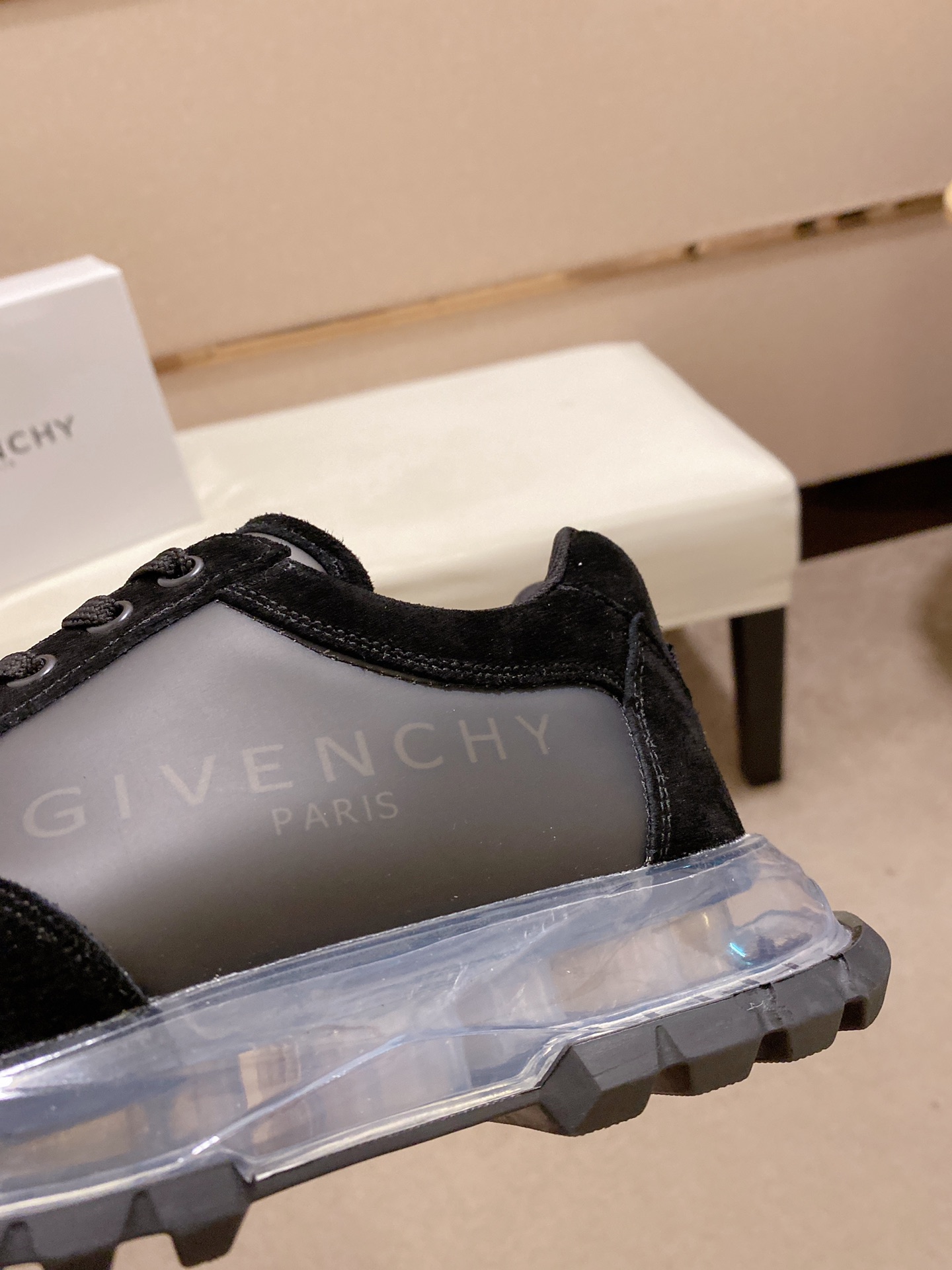 Givenchy Spectre Zip Sneakers 15 - vstockx