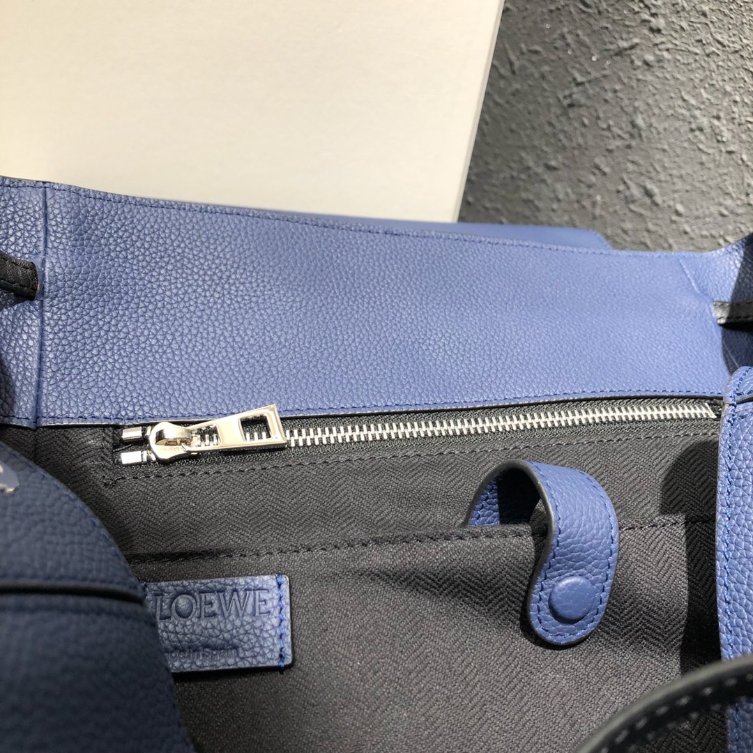 Handbags LOEWE ykk size:33x44.5x19 cm - vstockx