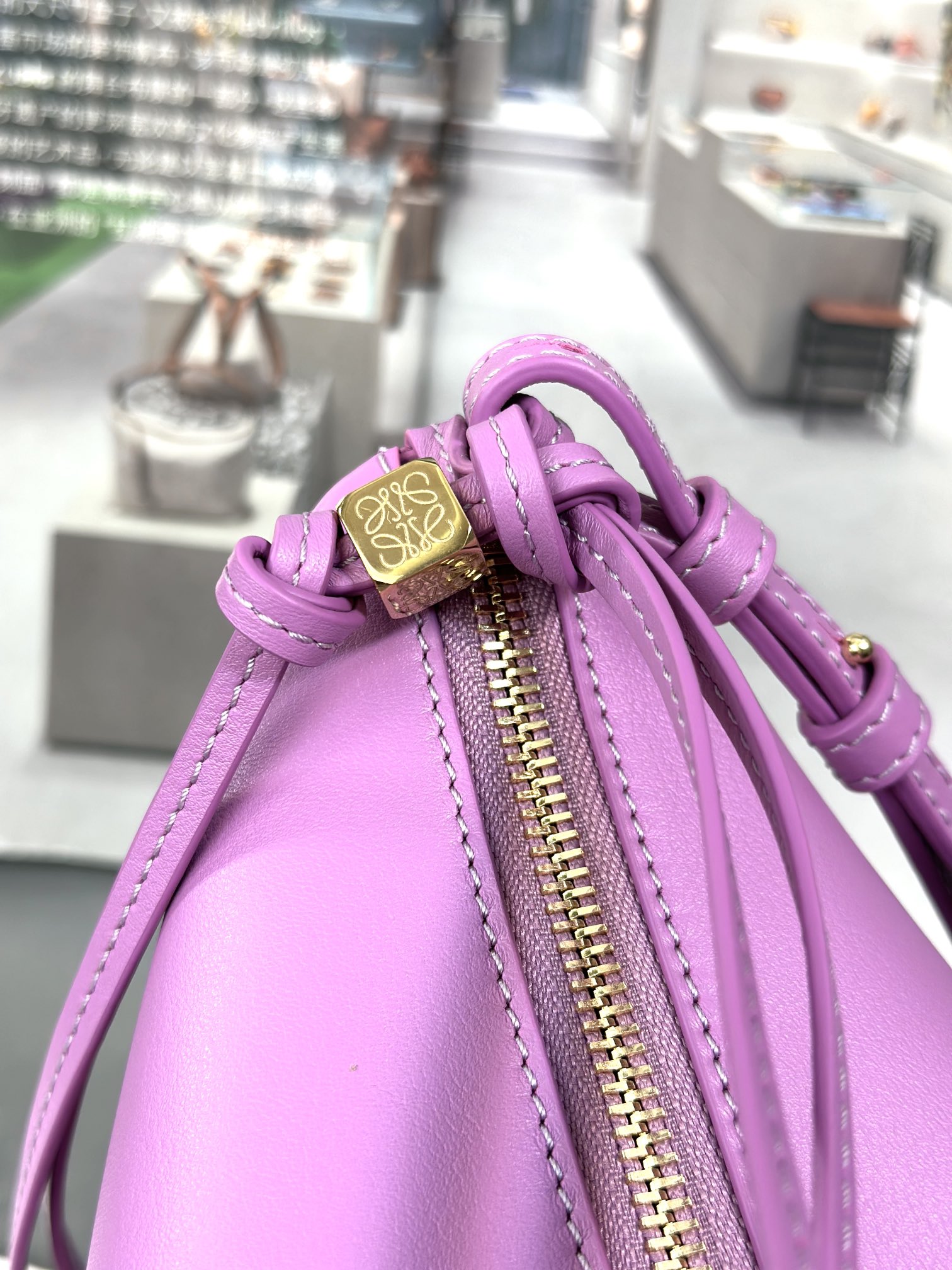 Handbags LOEWE   size:28-17-9.5 cm - vstockx