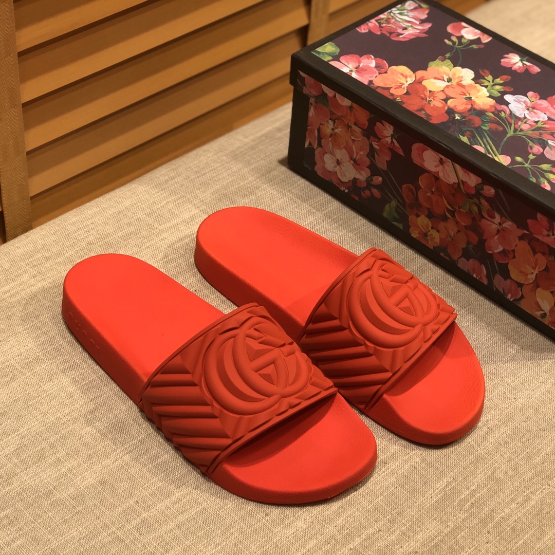 Gucci Slippers 52 - vstockx