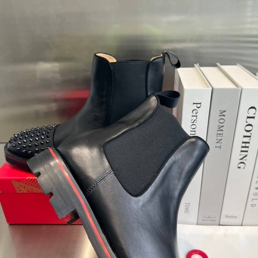 CHRISTIAN LOUBOUTIN Men's Black Leather Ankle Boots - vstockx