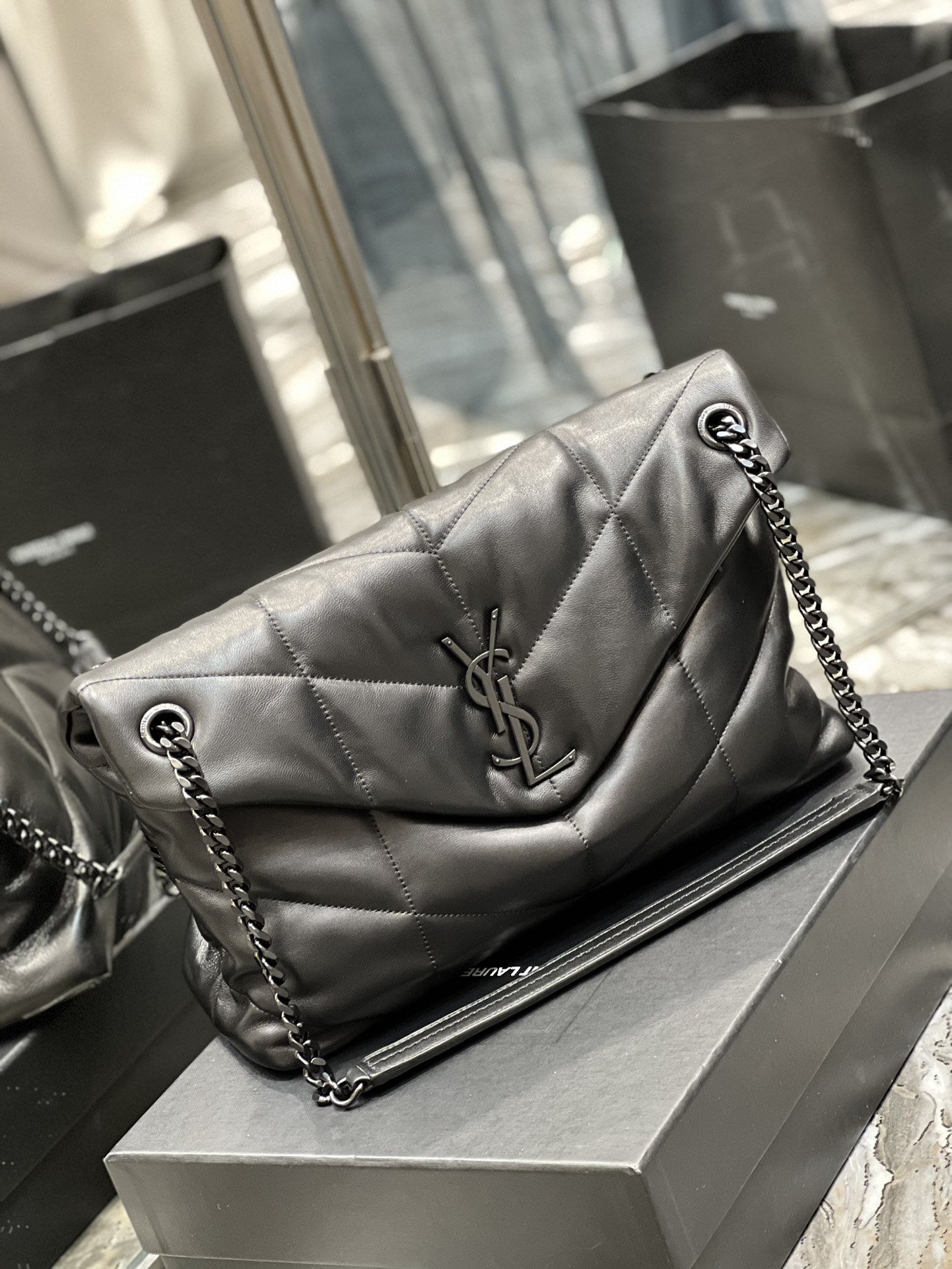 Handbags SAINT LAURENT 577475 size 35x23x13.5 cm - vstockx