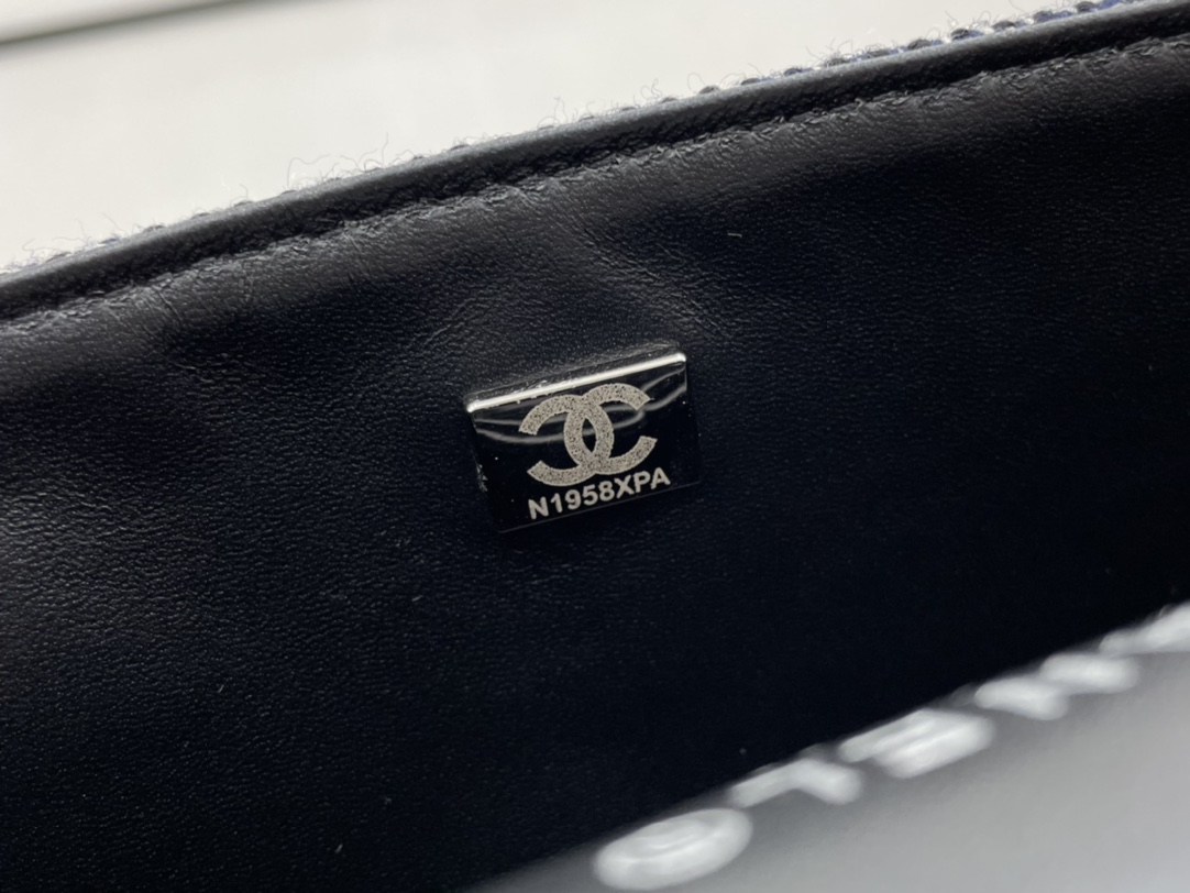 Handbag Chanel size 25 cm - vstockx