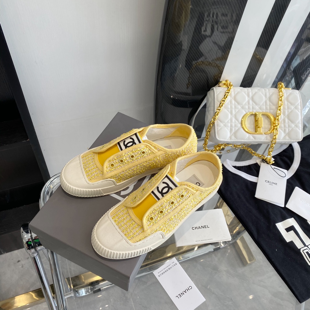 Chanel Flat canvas Sneaker 1 - vstockx