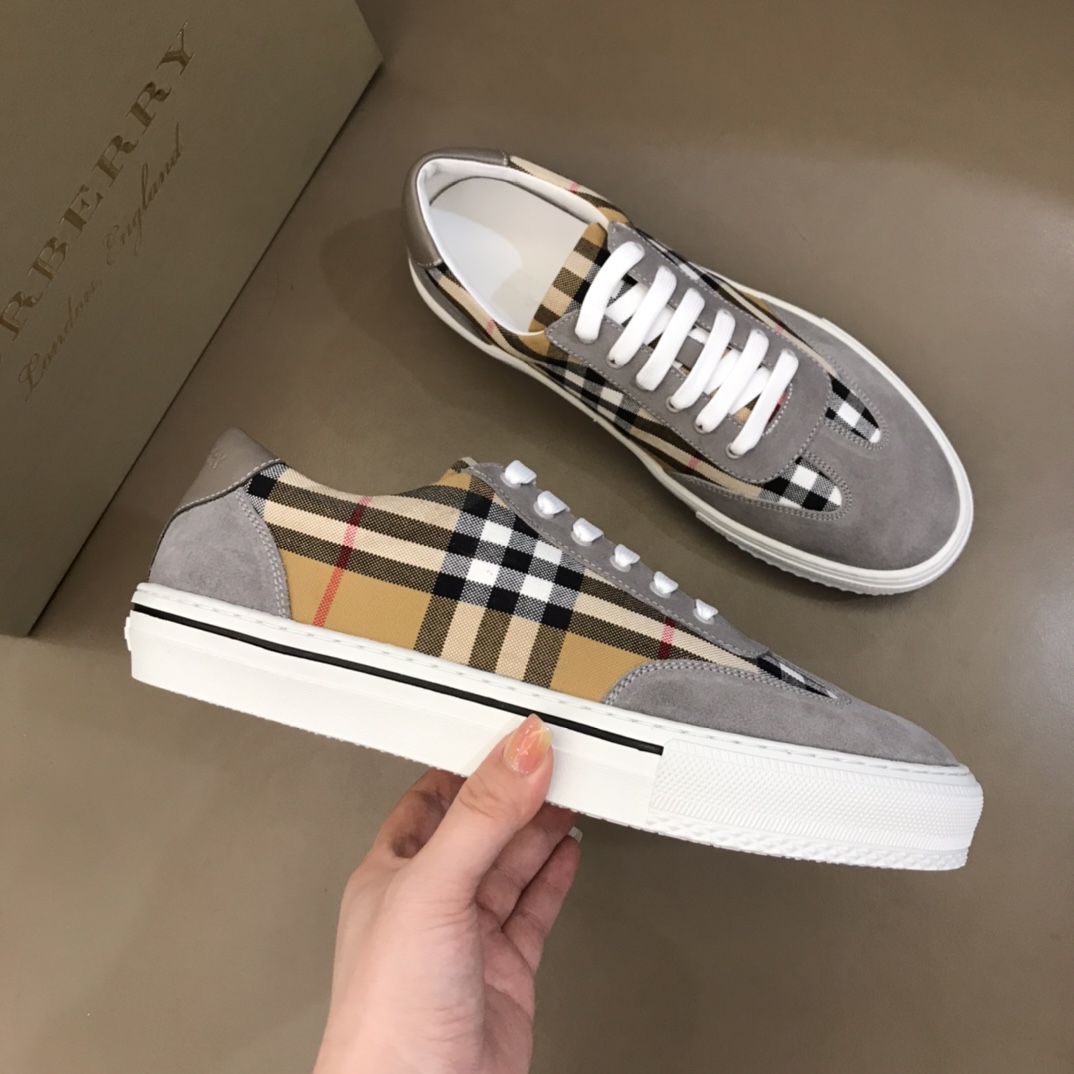 Burberry Perforated Check Sneaker 54 - vstockx
