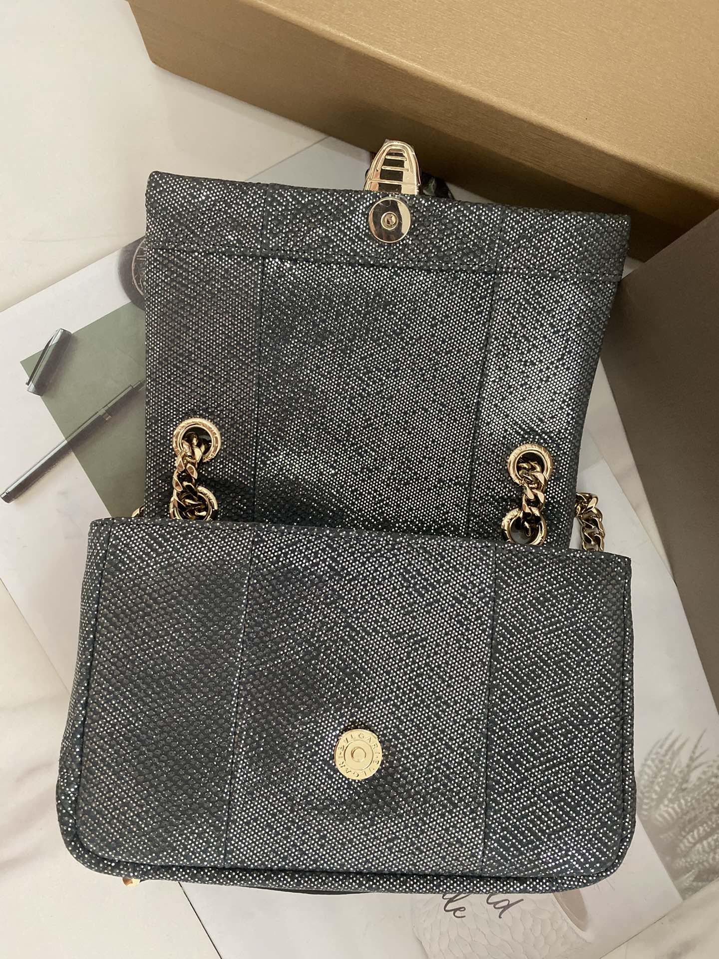 Handbags Bvlgari 28799391200 size:22.5*15*10 cm - vstockx