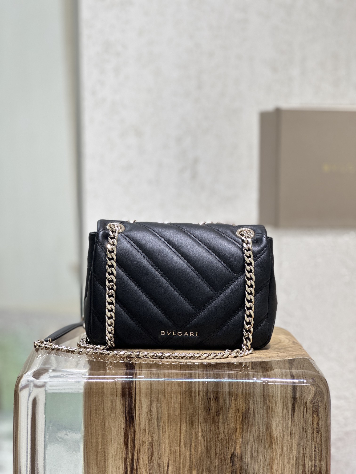 Handbags Bvlgari 287993 size:22.5*15*10 cm - vstockx