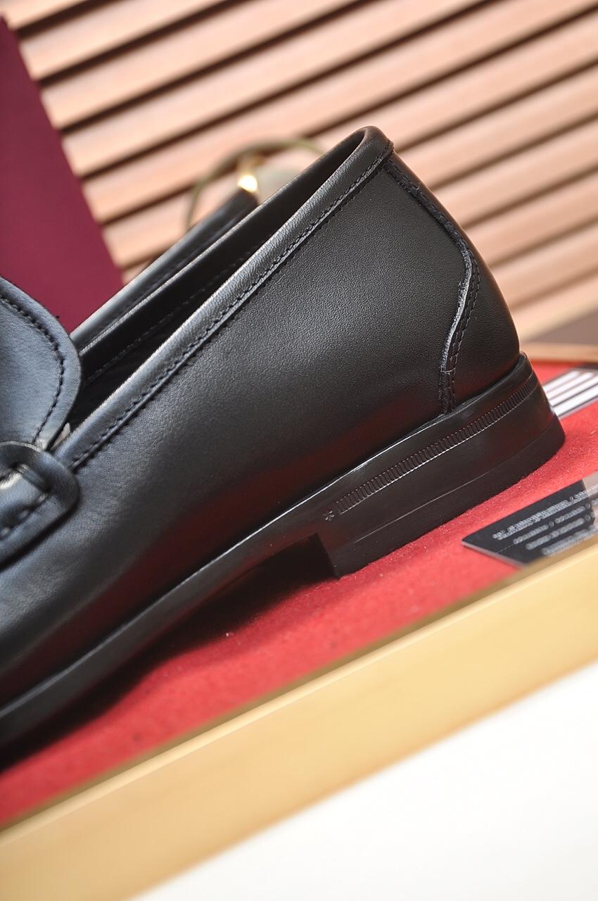 Salvatore Ferragamo Boots 5 - vstockx