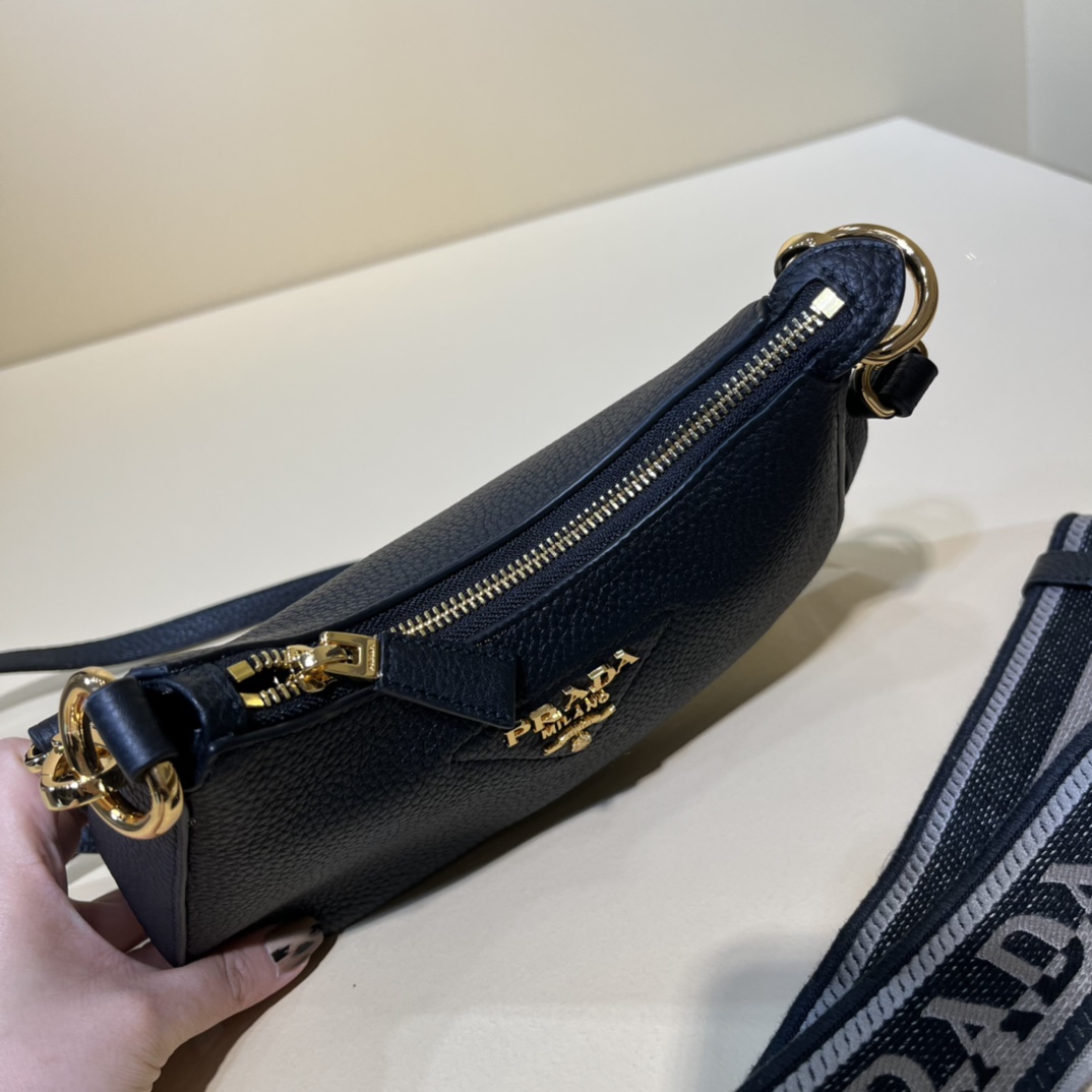 Handbags Prada 1BH193 size:24×18×6 cm - vstockx
