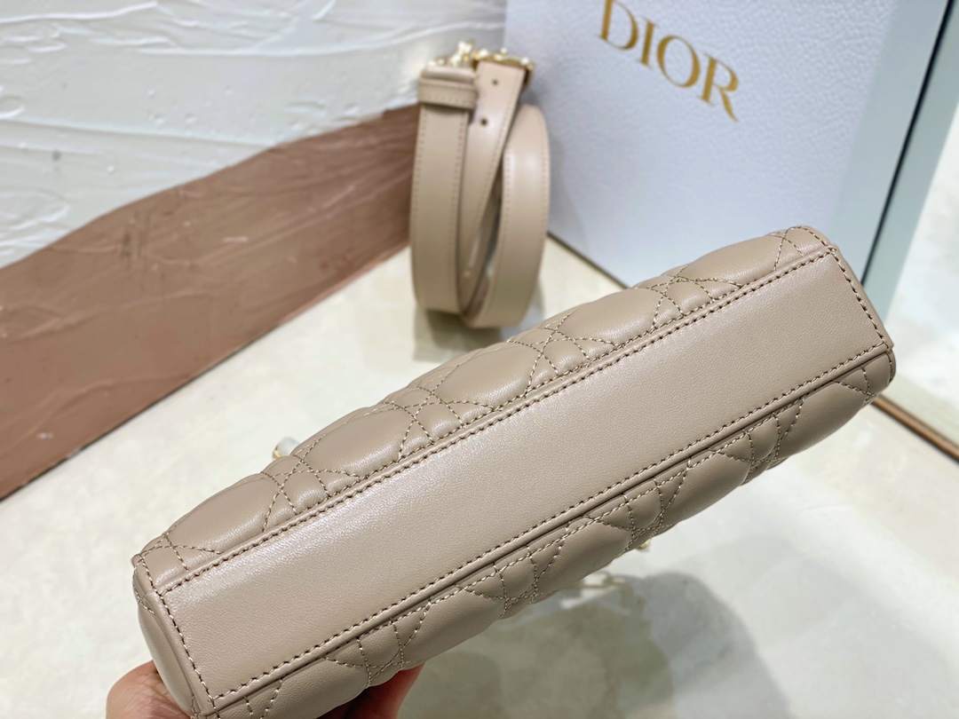 Handbags Dior 9240 size  22*6*12 cm - vstockx