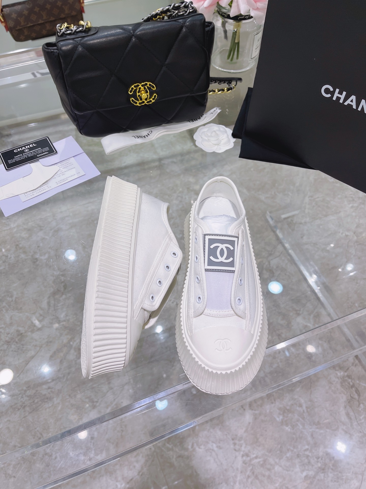 Chanel Platform Sneaker 19 - vstockx