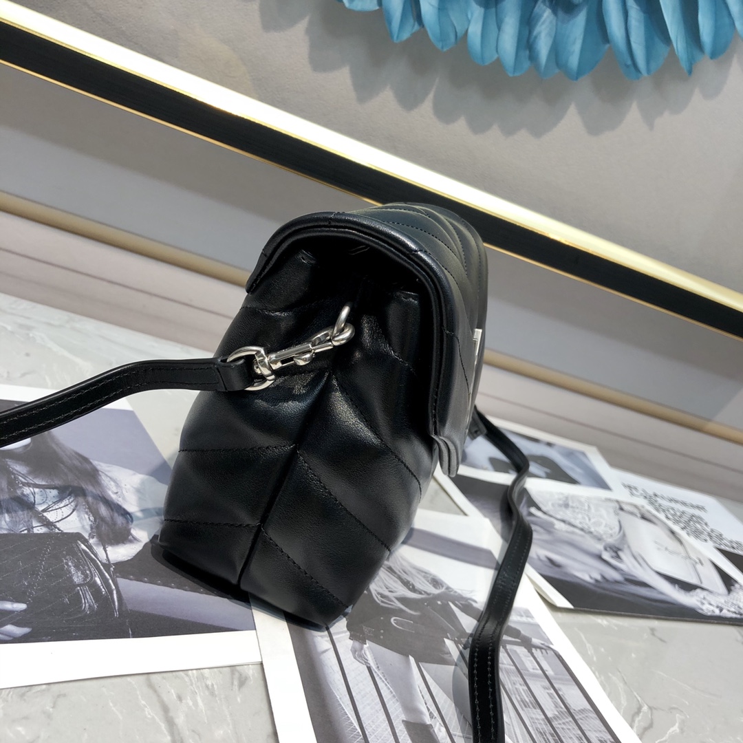 Handbags SAINT LAURENT 467072 size 20X14X7 cm - vstockx