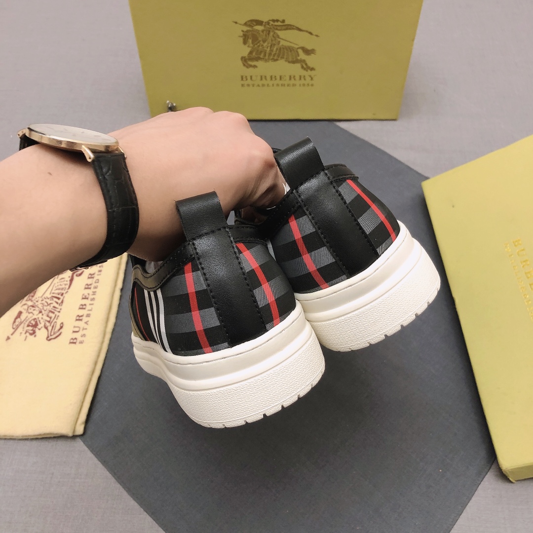 Burberry Perforated Check Sneaker 39 - vstockx