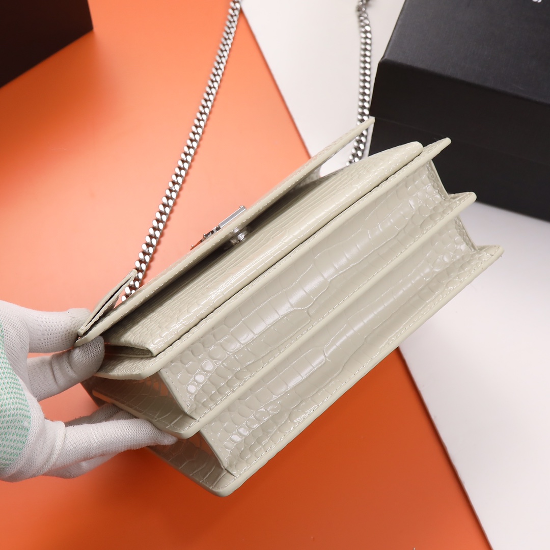 Handbags SAINT LAURENT 442906 size 22x8x16 cm - vstockx