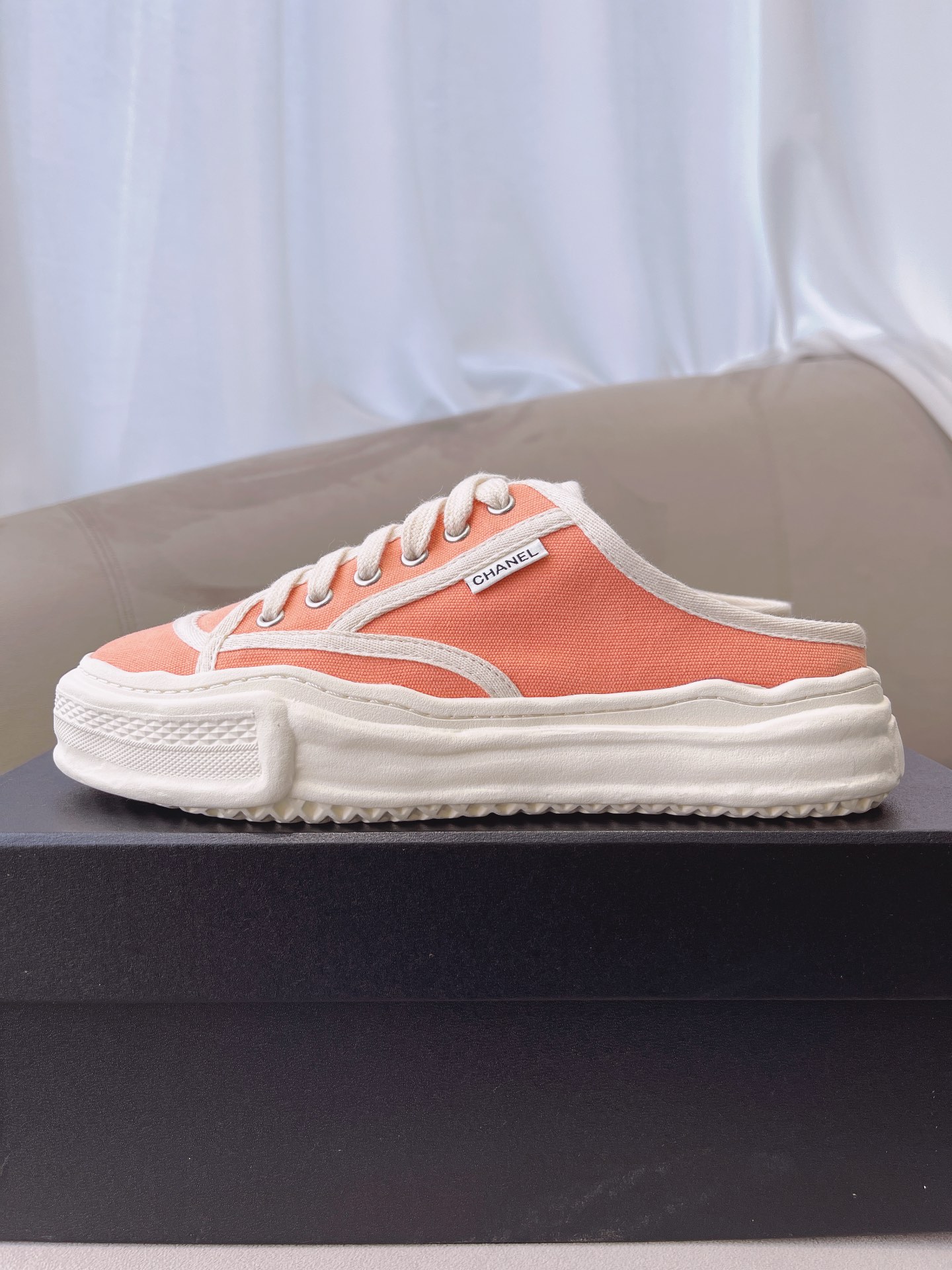 Chanel Platform Sneaker 21 - vstockx