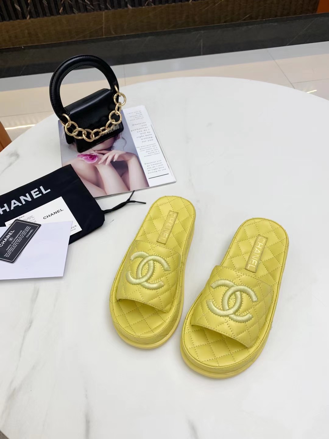 Chanel Slides 8 - vstockx