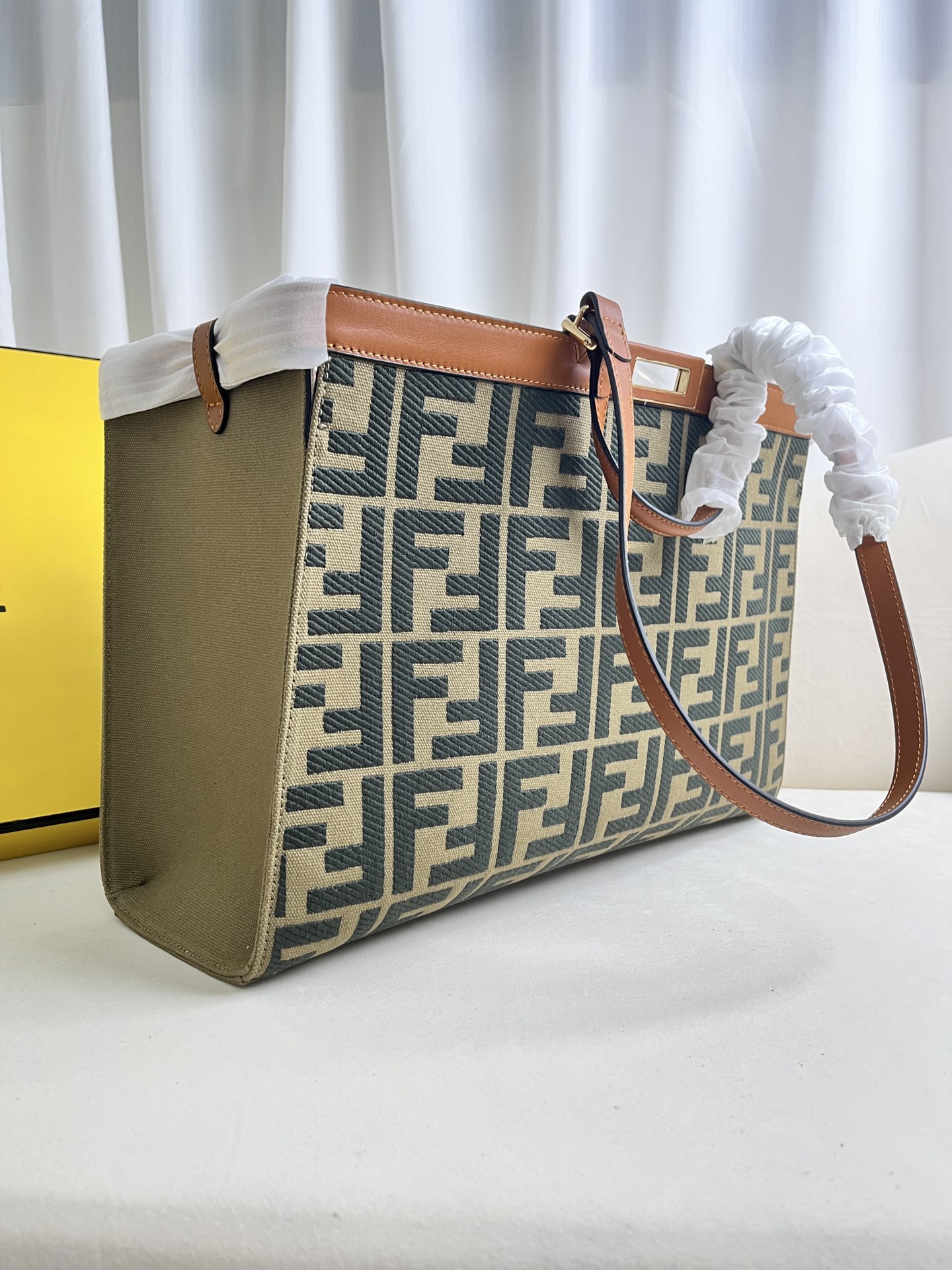 handbags FENDI 1819 size:40*12*29cm - vstockx