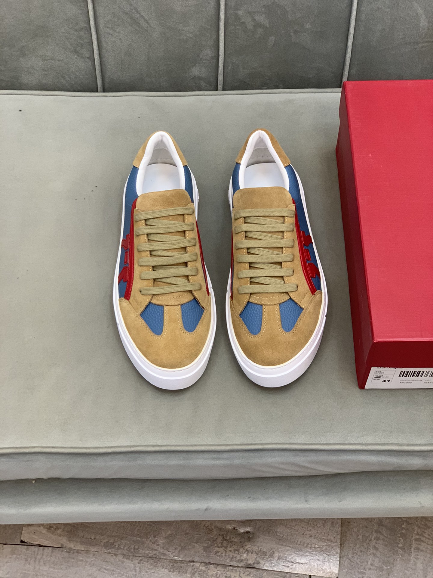 Salvatore Ferragamo Gancini Sneaker 17 - vstockx