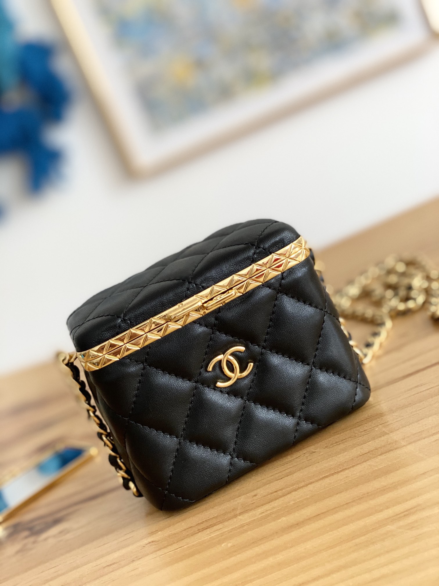 Handbag Chanel AP2717 size 9.5  11  8 cm - vstockx