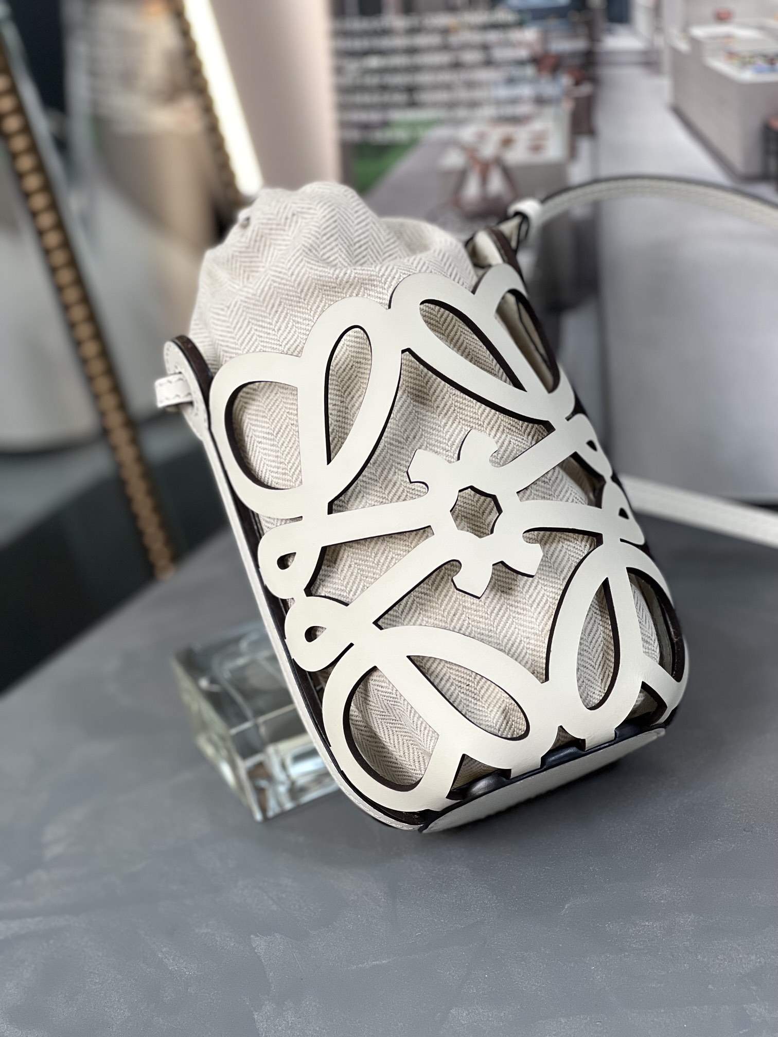 Handbags LOEWE  size:21-12-7 cm - vstockx