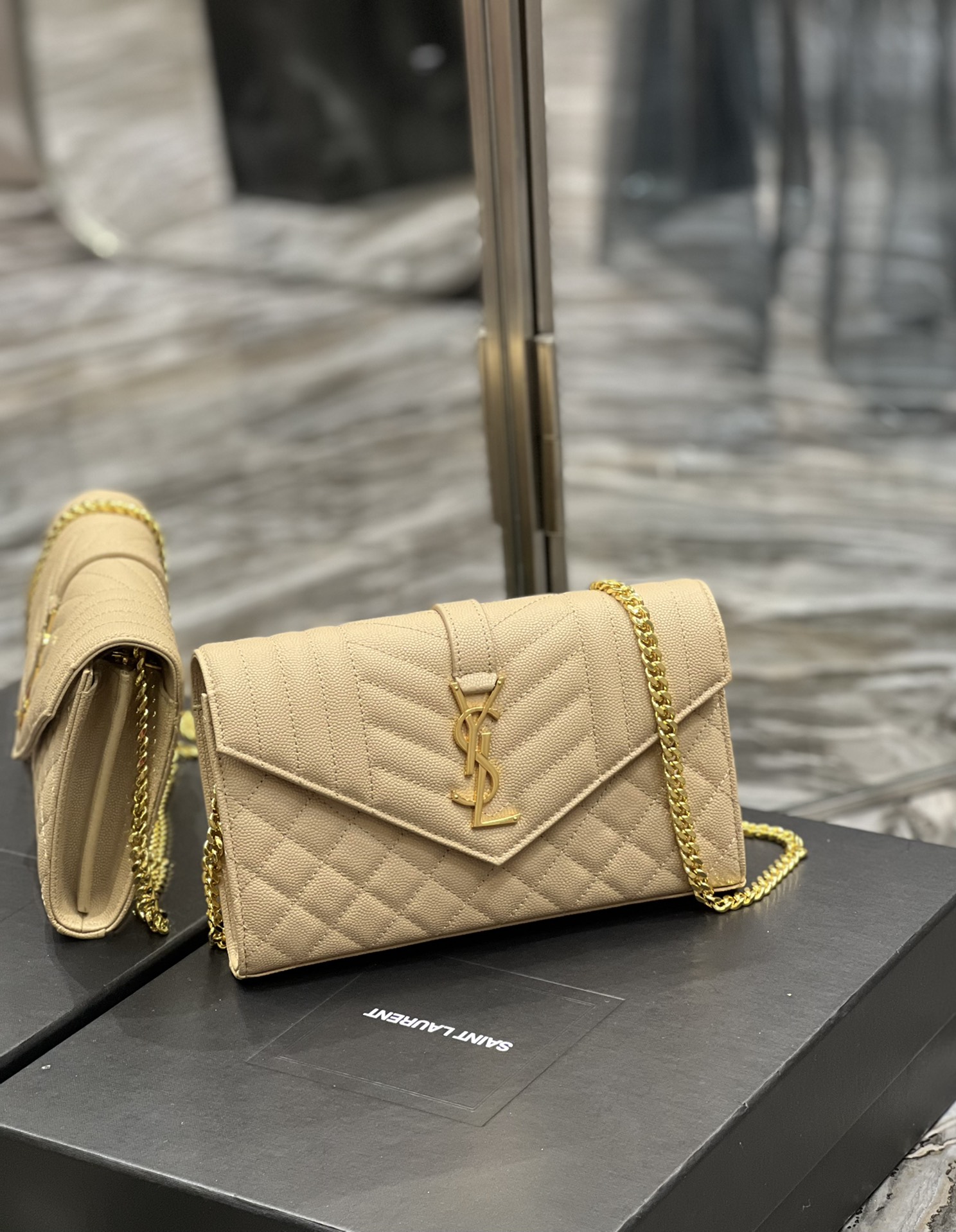 Handbags SAINT LAURENT 620280 size 22.5x14x4 cm - vstockx