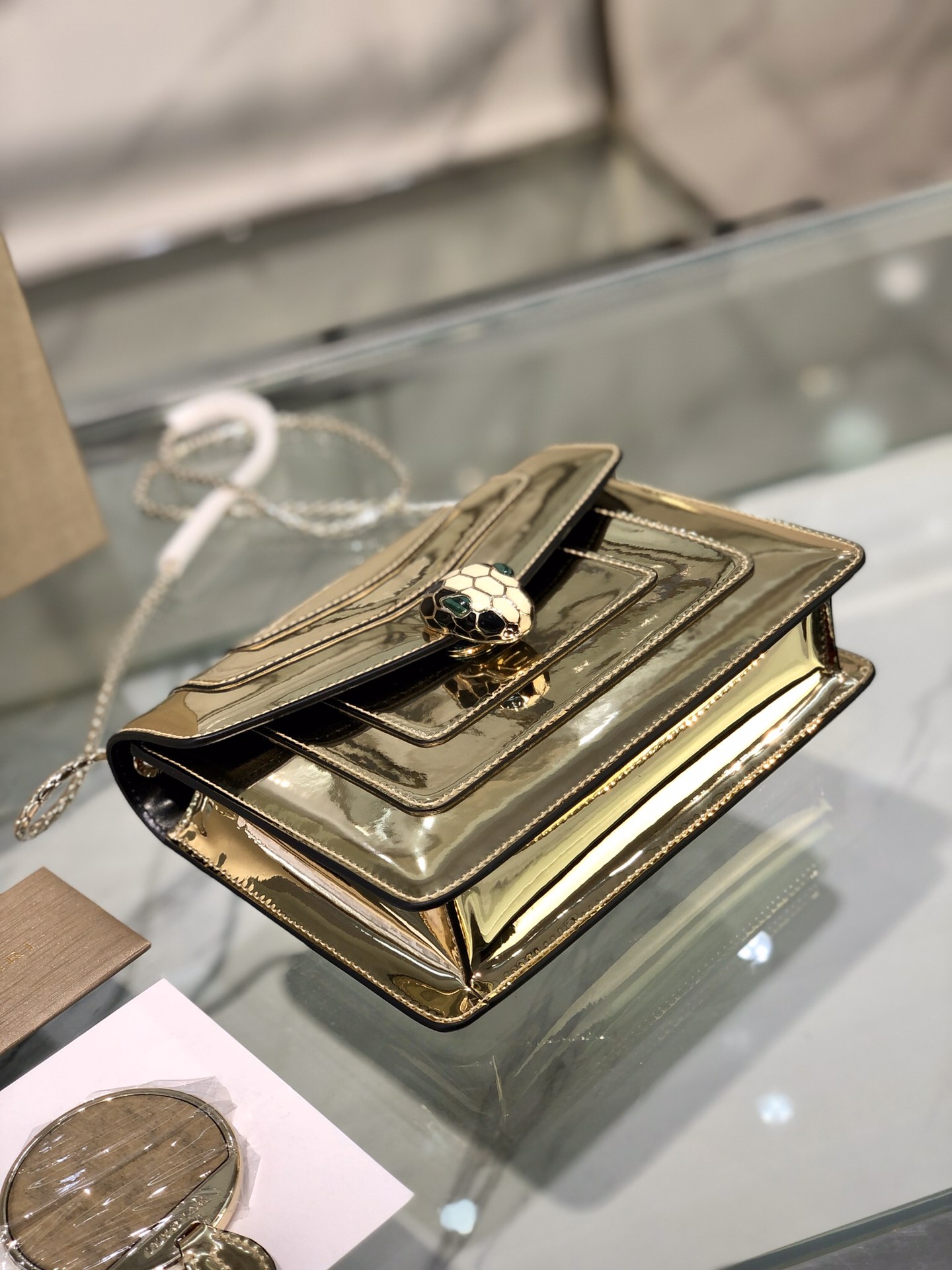 Handbags Bvlgari 35107 size:20*16*5 cm - vstockx