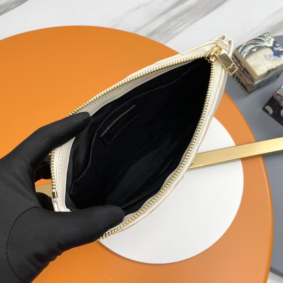 Handbags SAINT LAURENT 379039 size 24  17.5  1.5 cm - vstockx