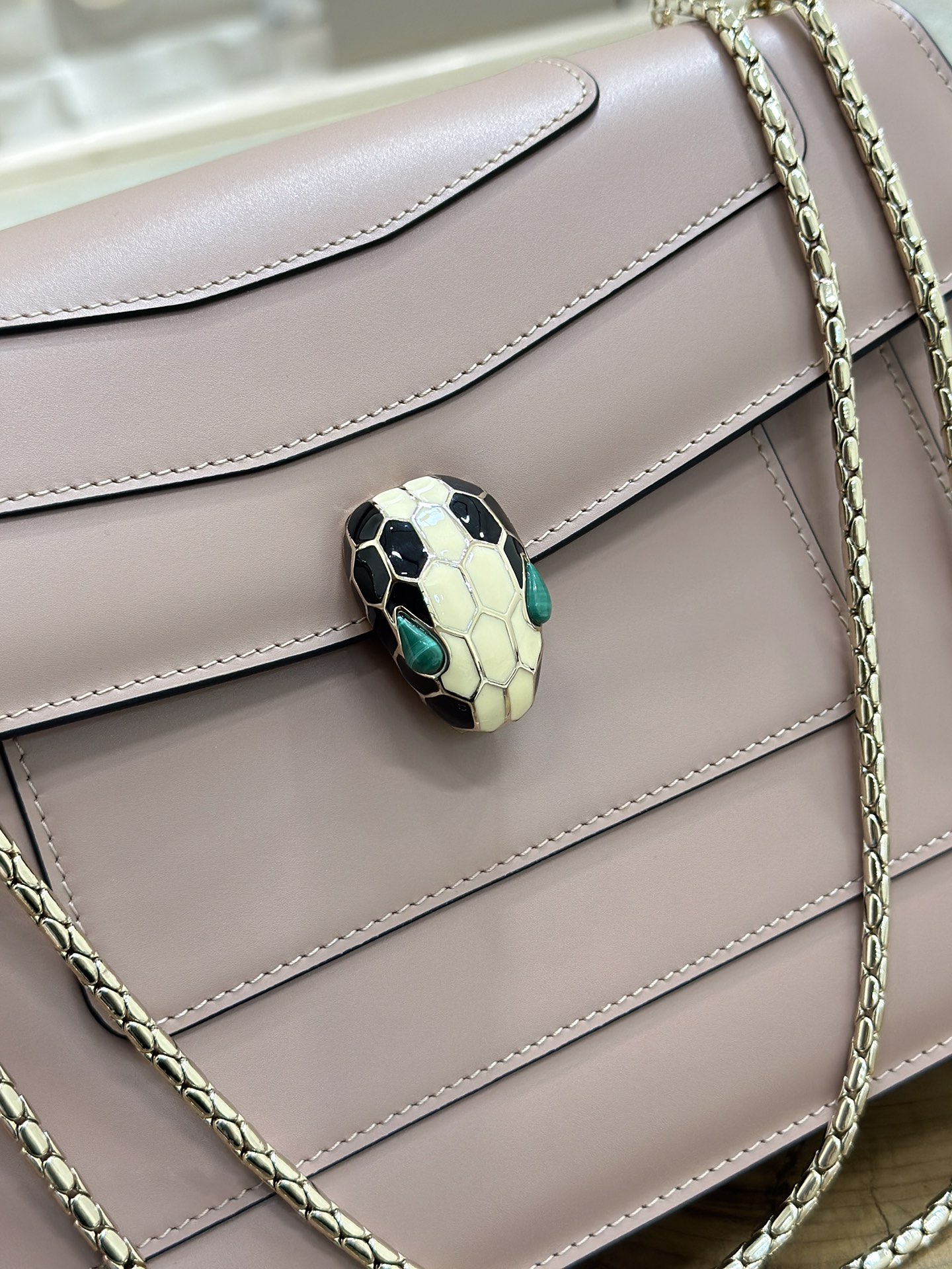 Handbags Bvlgari 35362 size:28*19*8 cm - vstockx