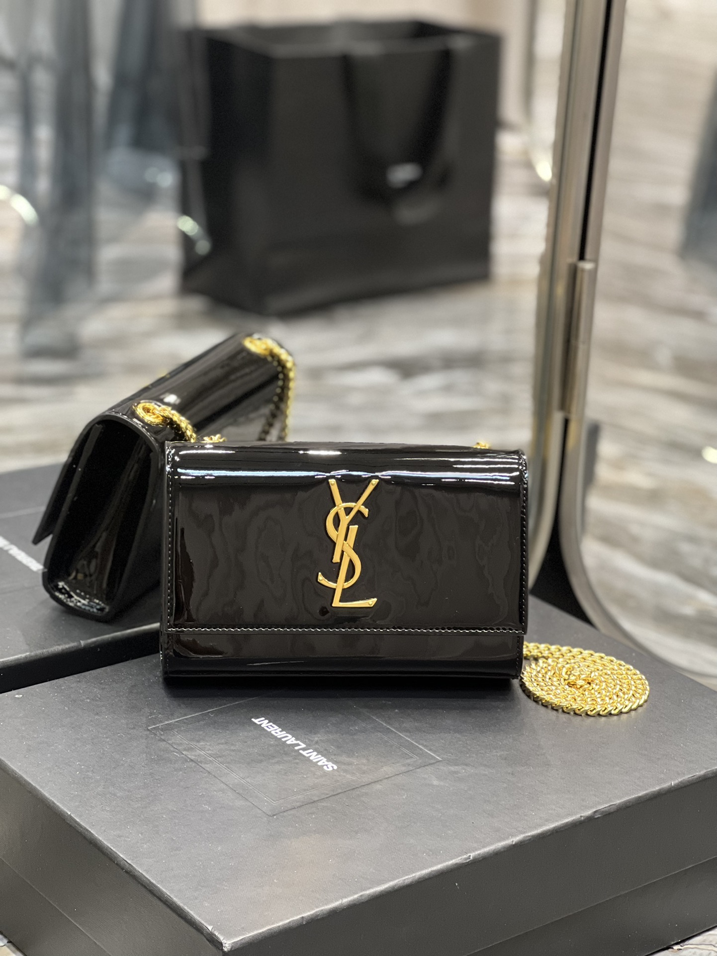 Handbags SAINT LAURENT 469390 size 20x13.5x5.5 cm - vstockx
