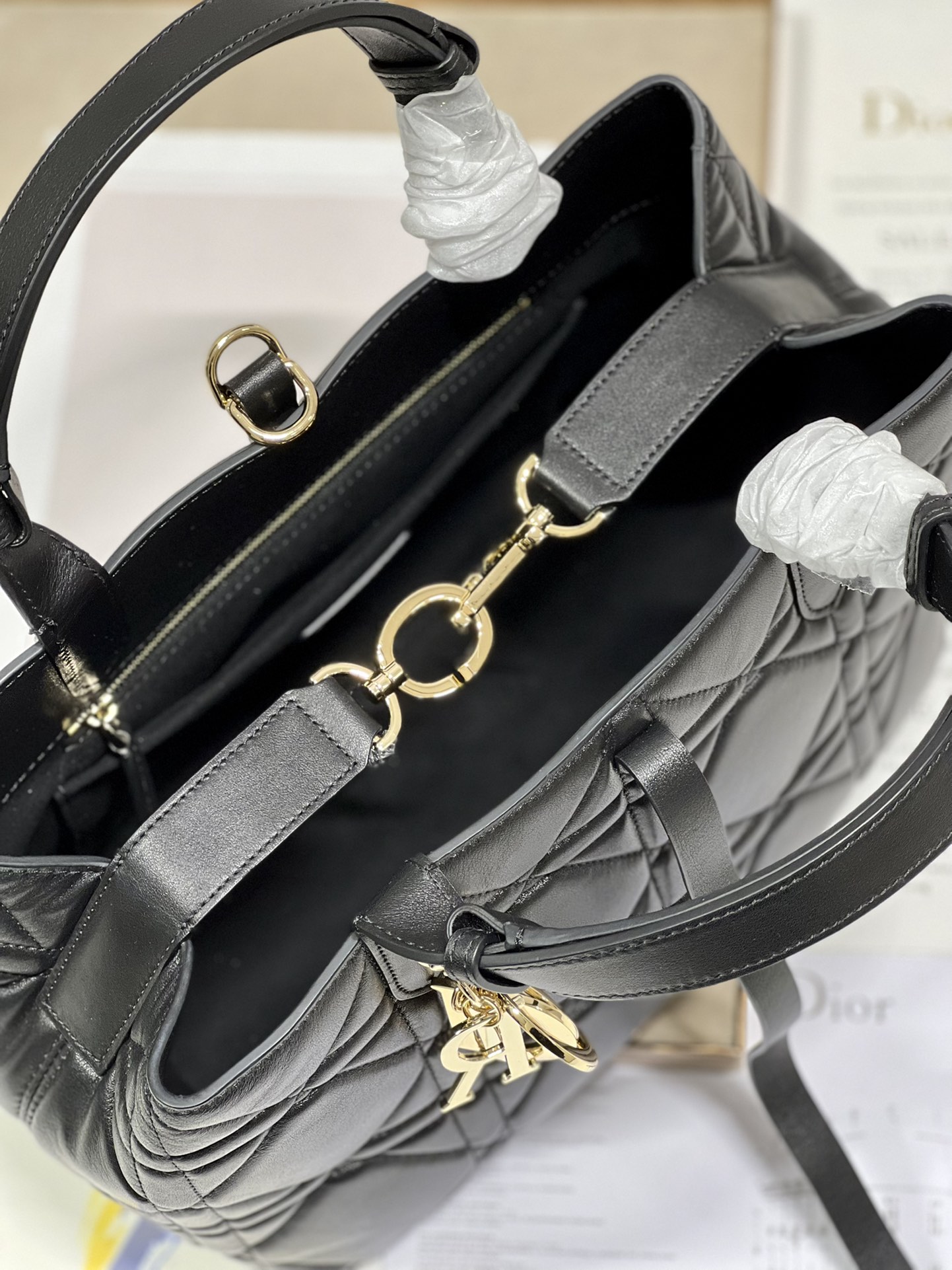 Handbag Dior 1188 size 30  36  15 cm - vstockx