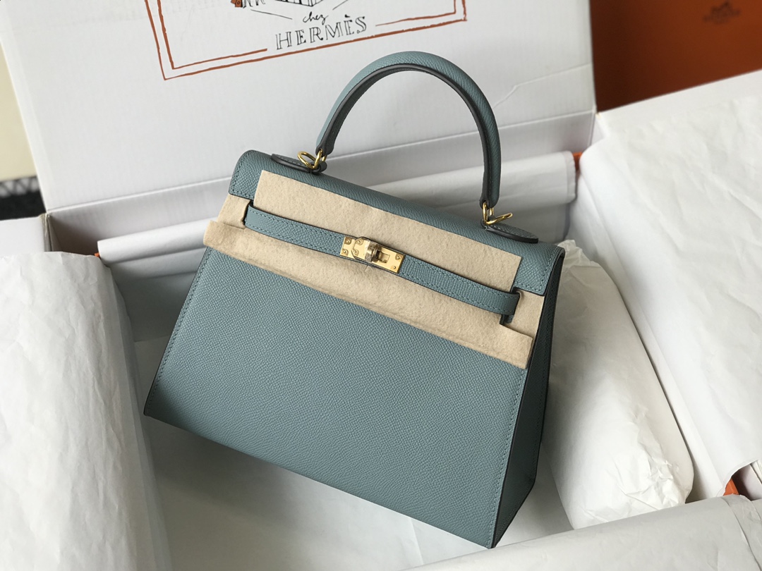 Handbags   . size:25 cm - vstockx