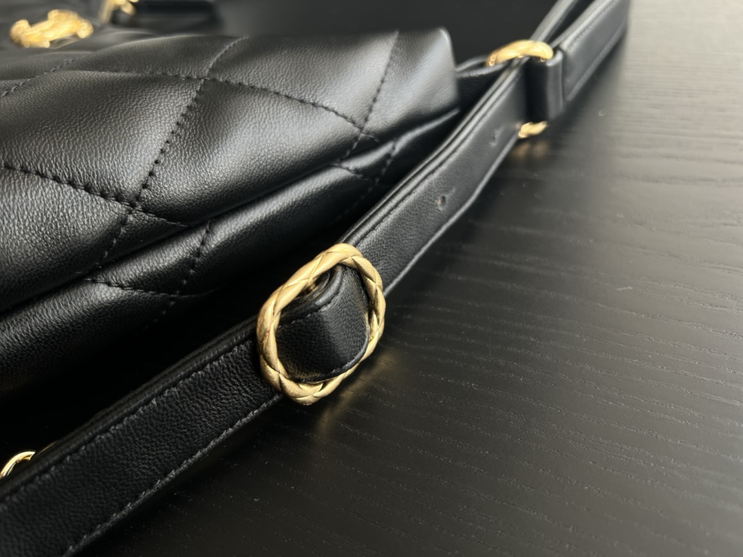 Handbag Chanel size 30cmx37cmx8 cm - vstockx
