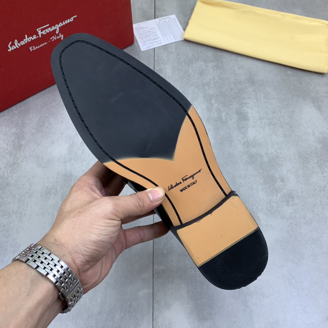 Salvatore Ferragamo Boots 11 - vstockx