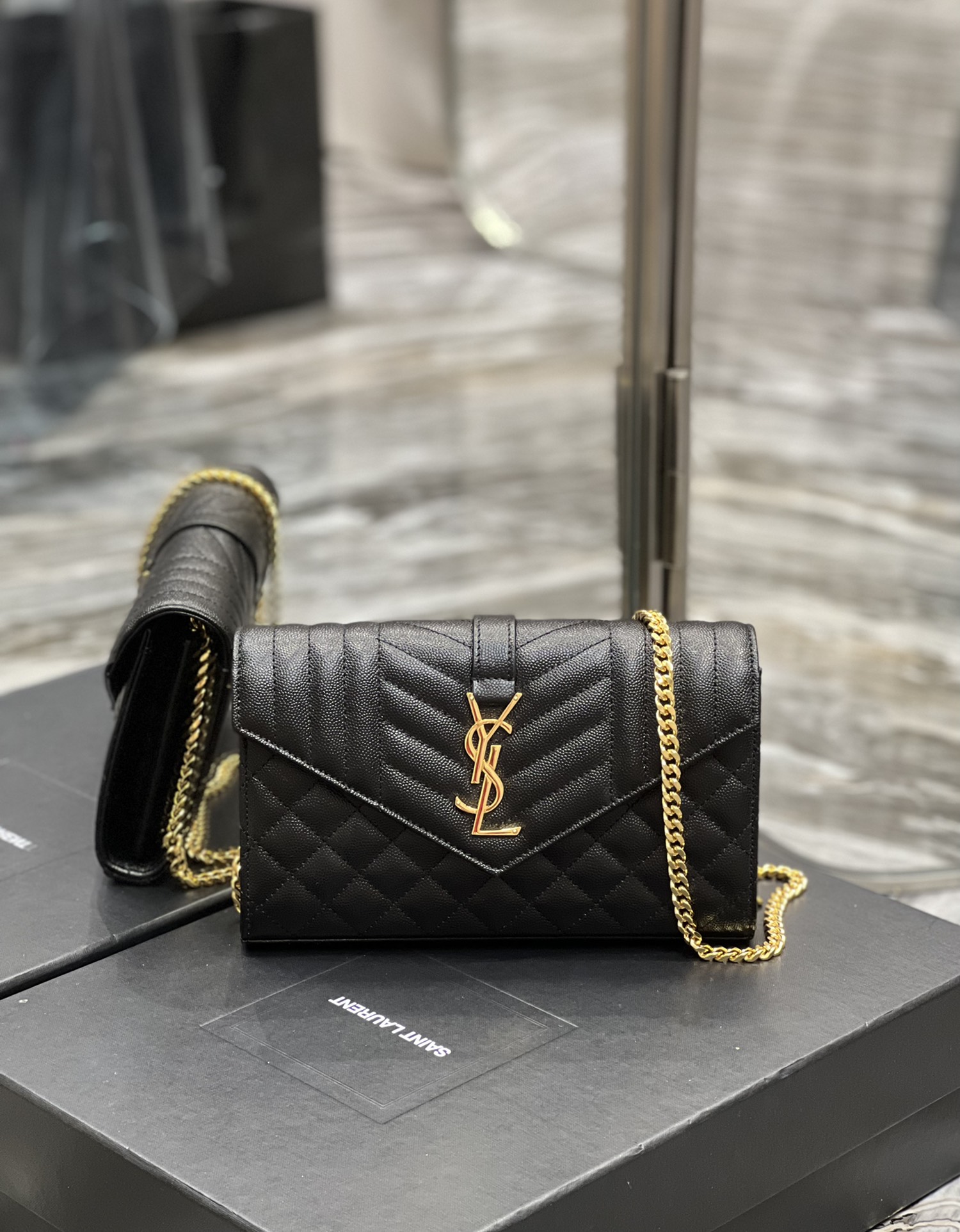 Handbags SAINT LAURENT 620280 size 22.5x14x4 cm - vstockx