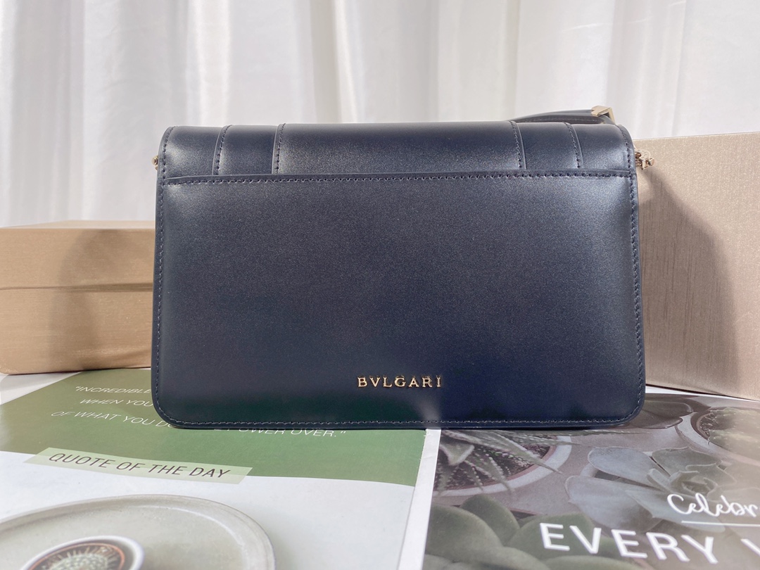 Handbags Bvlgari 292104950 size:22*15*4.5 cm - vstockx