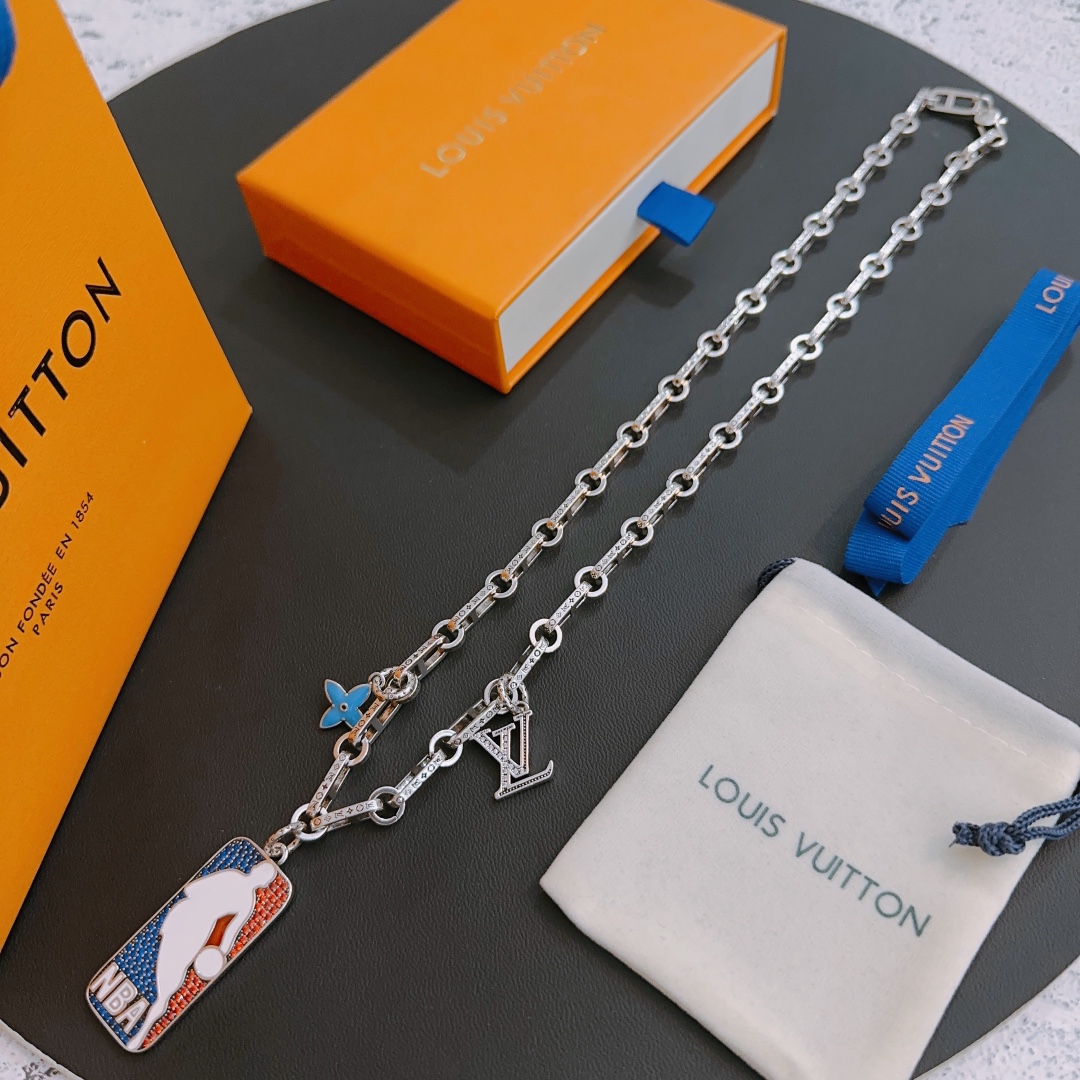 Jewelry Louis Vuitton 375 - vstockx