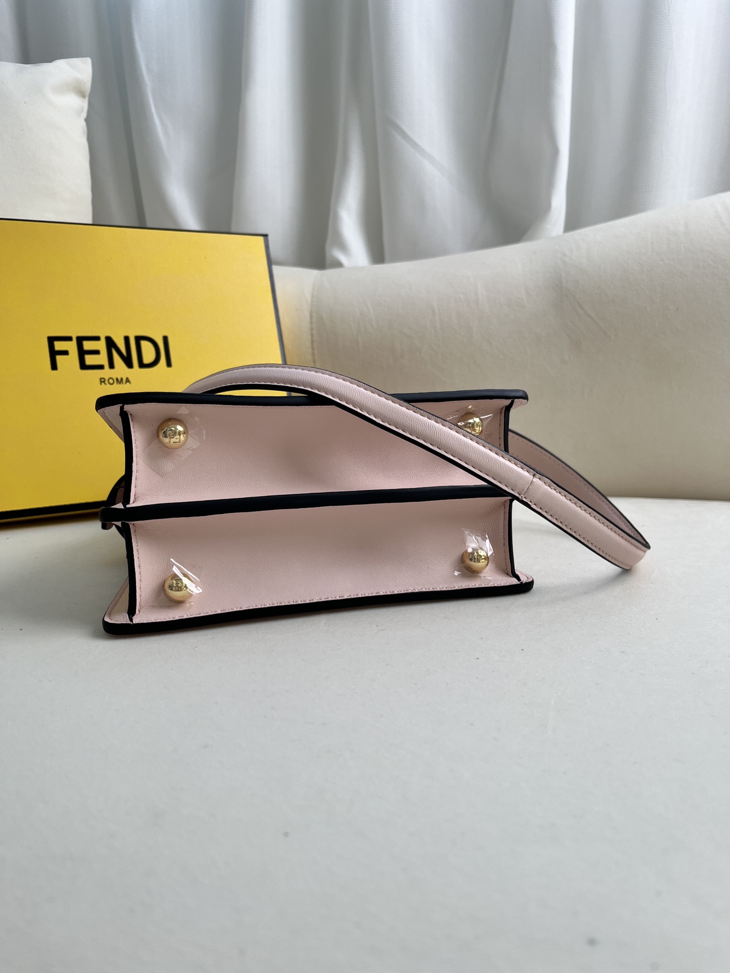 handbags FENDI 0228 size:20*15.5*11cm - vstockx