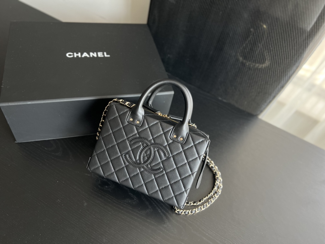 Handbag Chanel 3344 size 20.5cm15cmx10.5 cm - vstockx