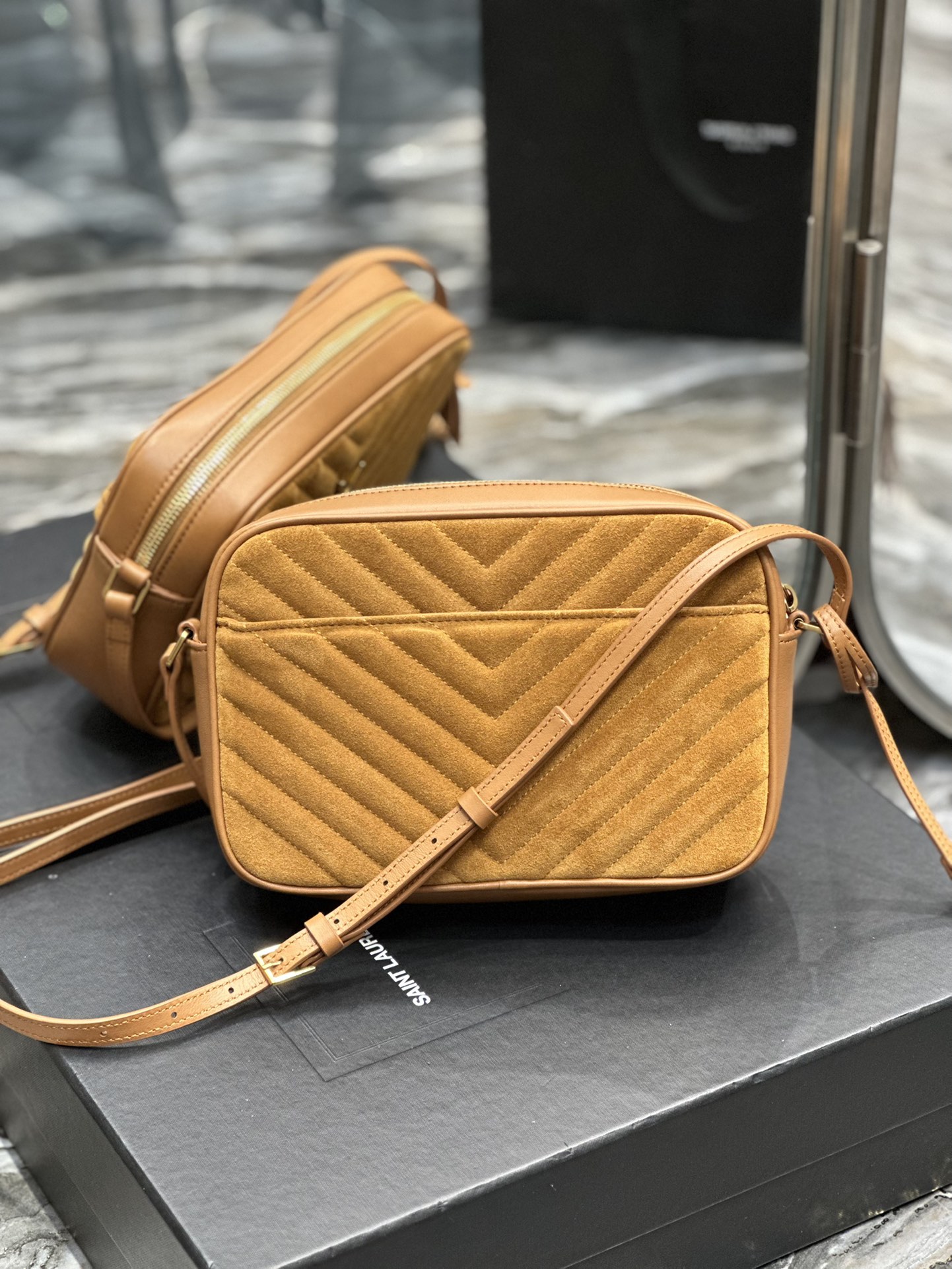 Handbags SAINT LAURENT 520534 size 23x16x6 cm - vstockx