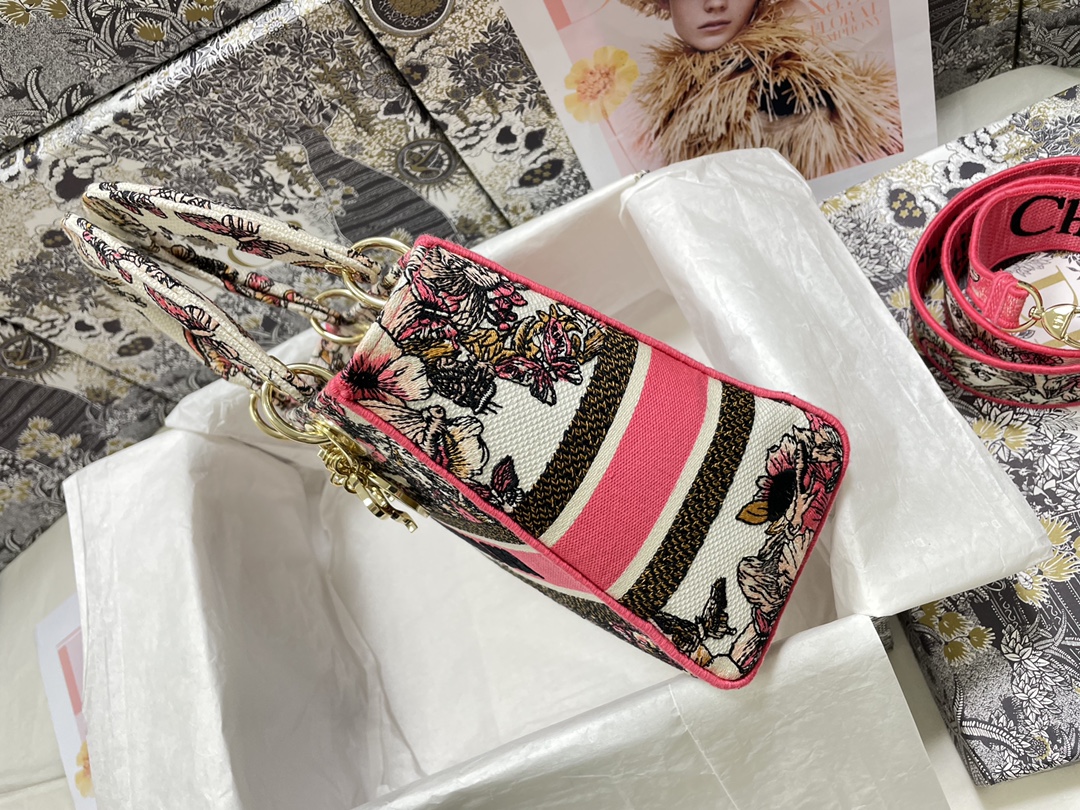 Handbag Dior M0565 size 24*20*11 cm - vstockx