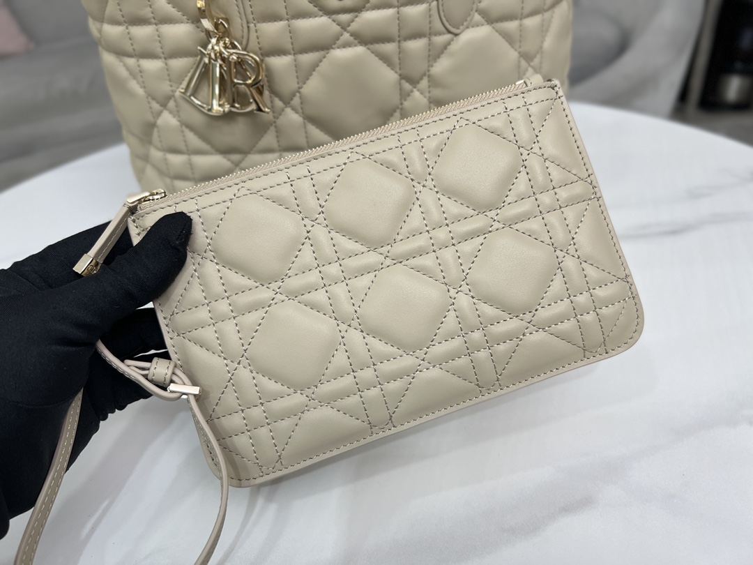 Handbags Dior 6231 size:28x19x21.5 cm - vstockx