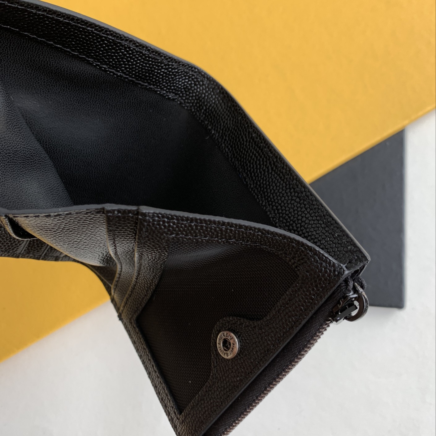 Handbags SAINT LAURENT 517045 size 10*8*2 cm - vstockx