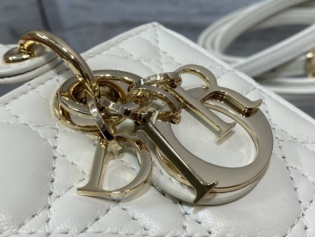 Handbags Dior 9230 size  16*5.5*10 cm - vstockx