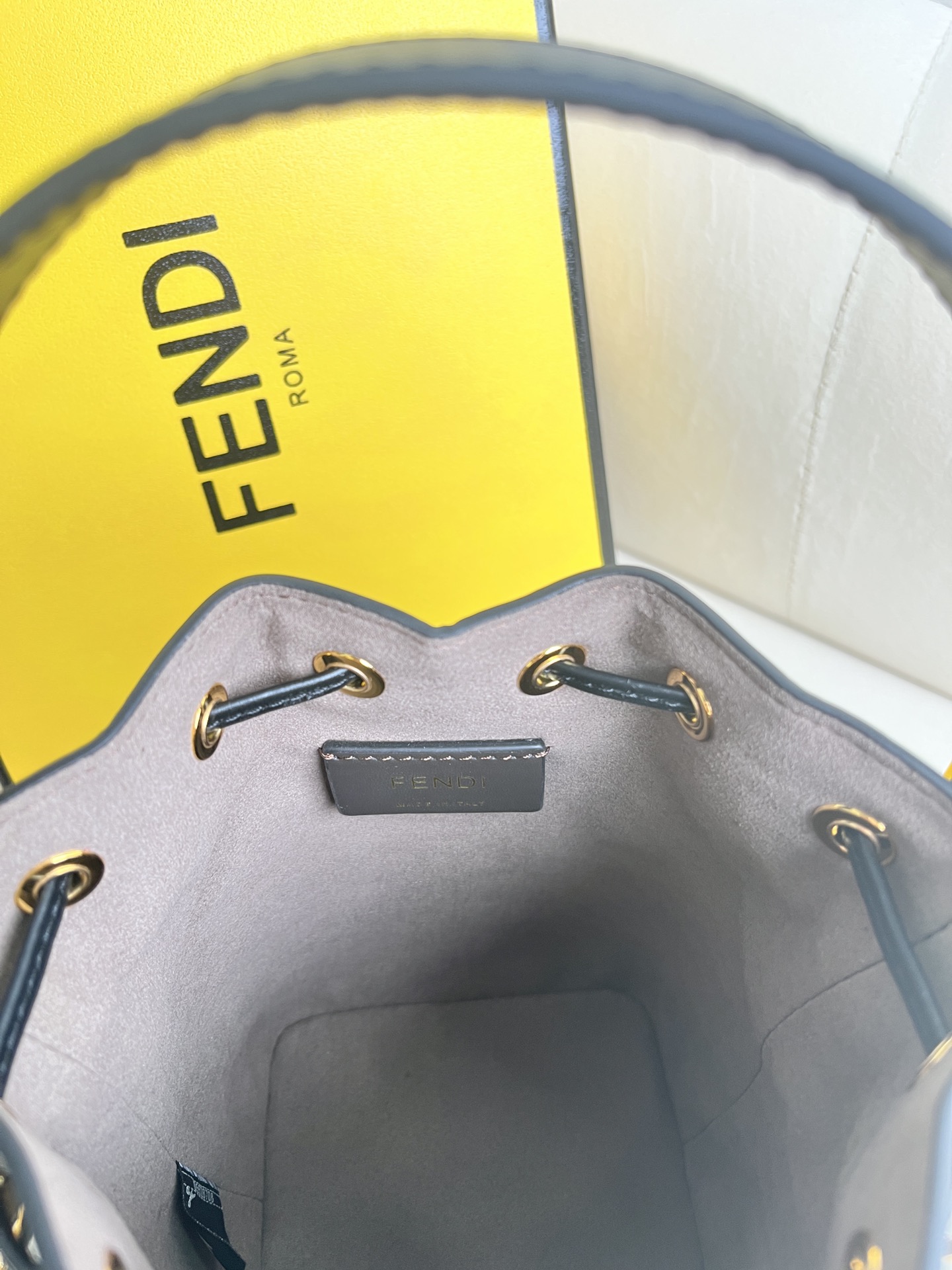 handbags FENDI 226 size:12*18*10cm - vstockx