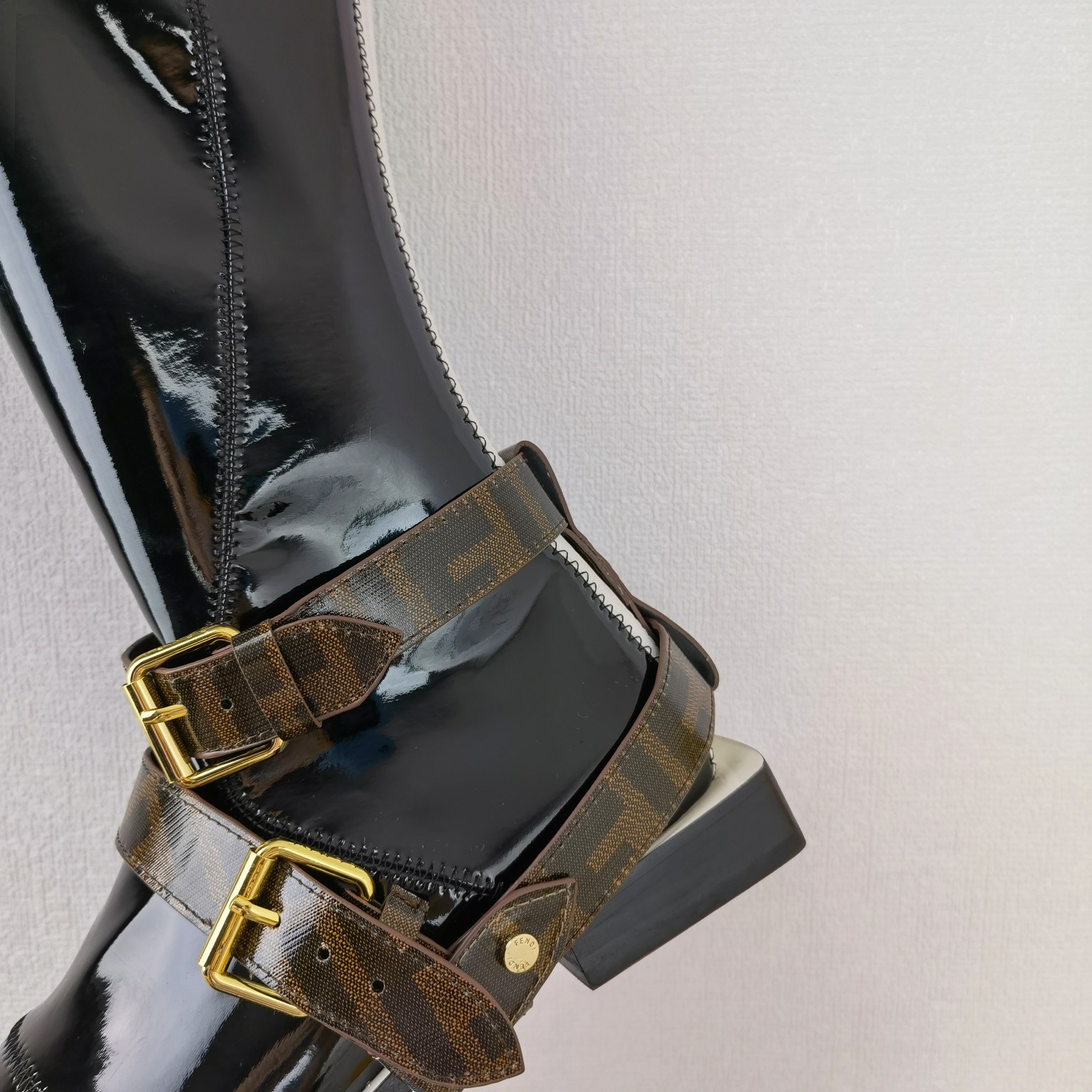 Fendi Boots 4 - vstockx