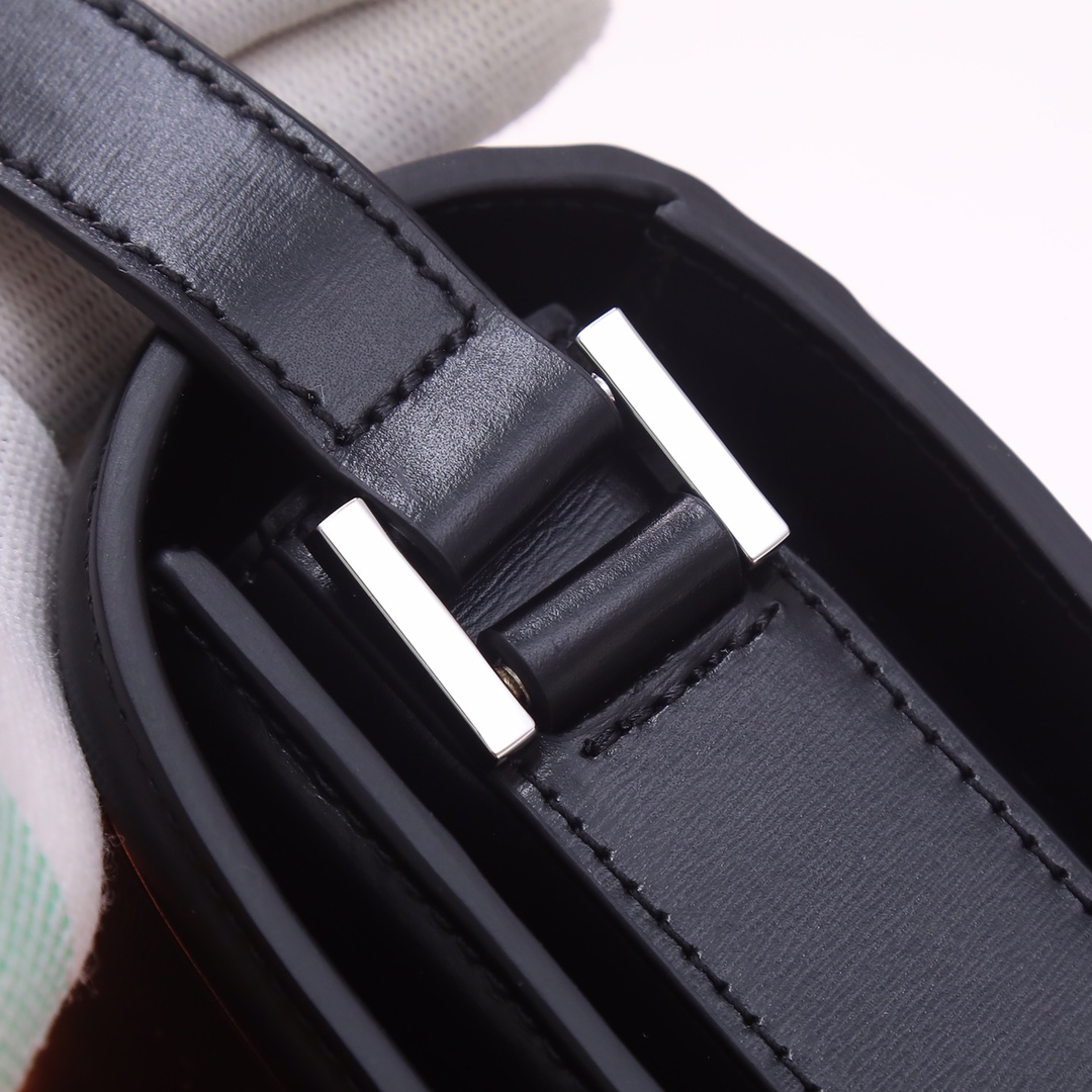 Handbags SAINT LAURENT 634306 size 19x13x5 cm - vstockx