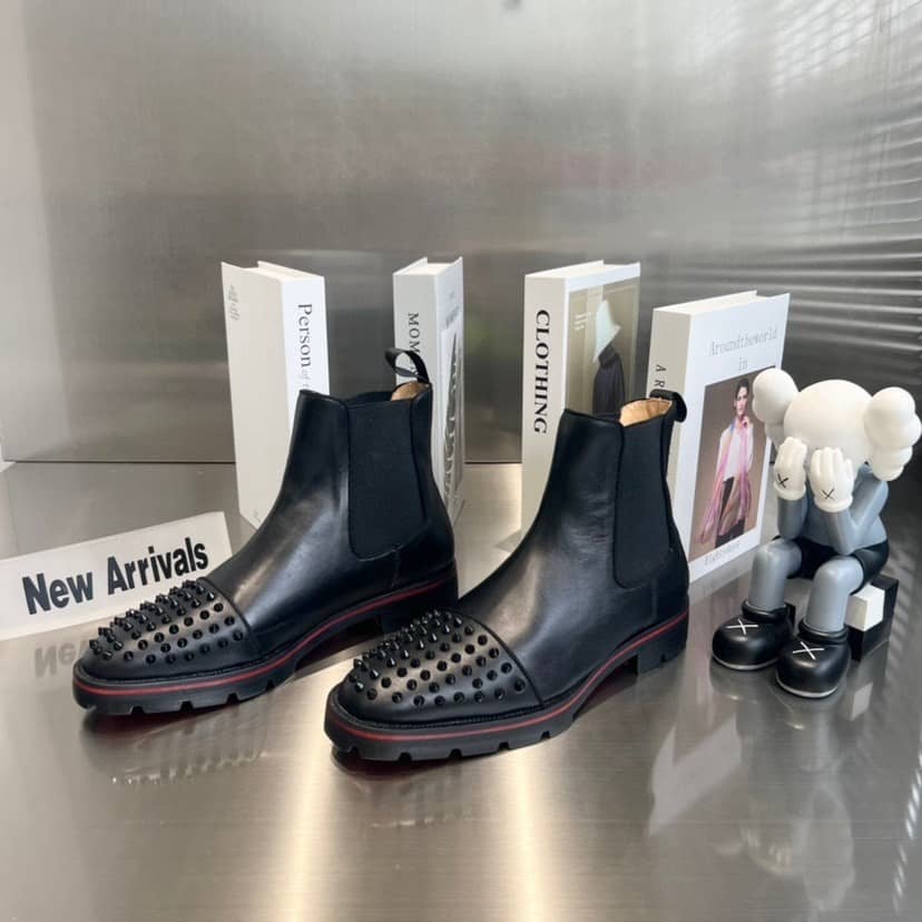 CHRISTIAN LOUBOUTIN Men's Black Leather Ankle Boots - vstockx